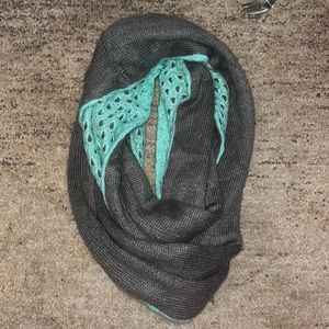 Zumiez Reversable infinity scarf, dark grey or hand knitted teal.